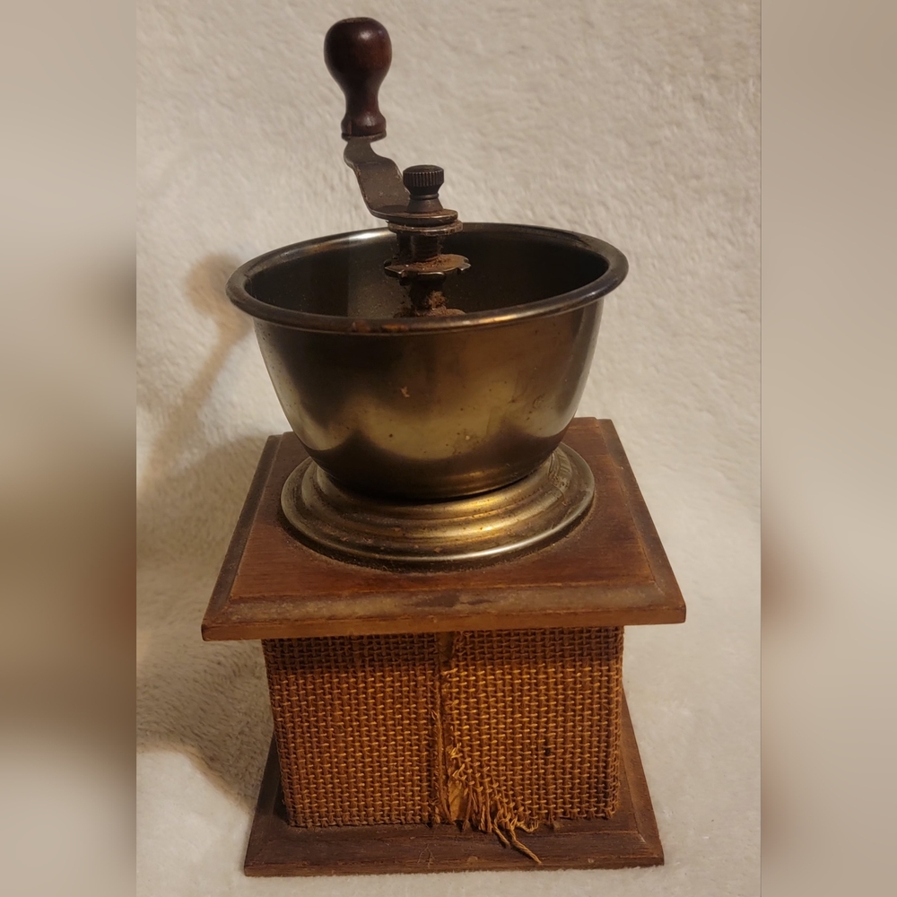 Vintage Coffee Grinder - Picture 5 of 9